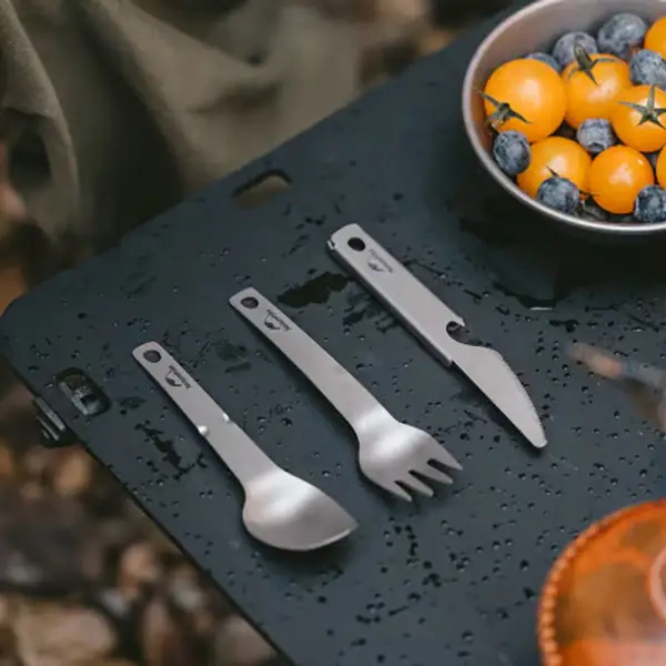 Set de couteaux, fourchettes et cuillères en titane Naturehike
